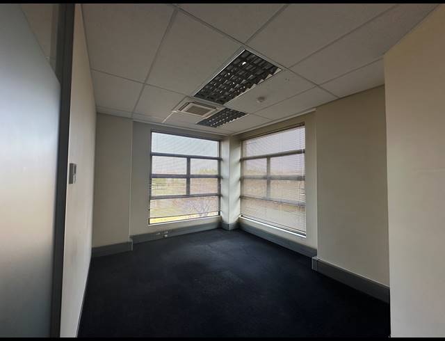 432M² OFFICE TO LET IN ECO PARK ESTATE
